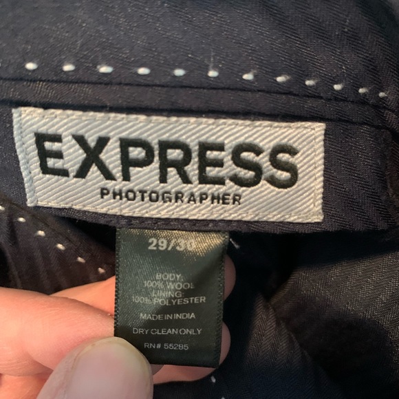 Express Photographer suit in 36R. - Picture 3 of 4